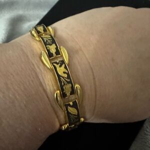 VTGGold-Toned Damascene Link Bracelet Bird And Floral Design On Black Panels